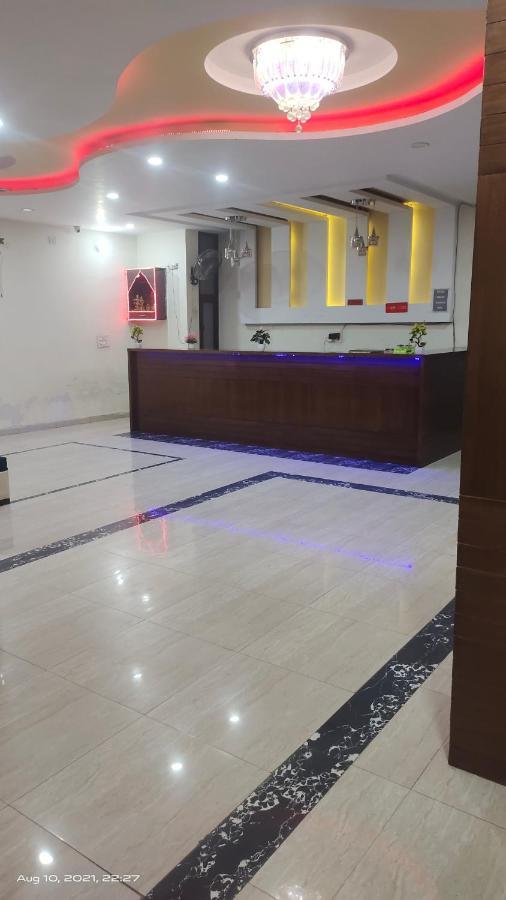 Hotel Kb Square Near Chandigarh Railway Station المظهر الخارجي الصورة