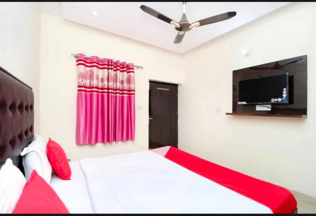Hotel Kb Square Near Chandigarh Railway Station الغرفة الصورة