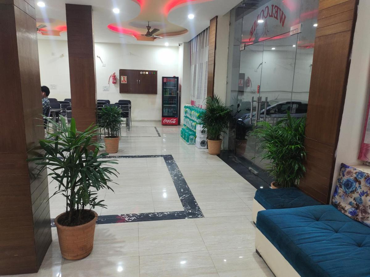 Hotel Kb Square Near Chandigarh Railway Station المظهر الخارجي الصورة