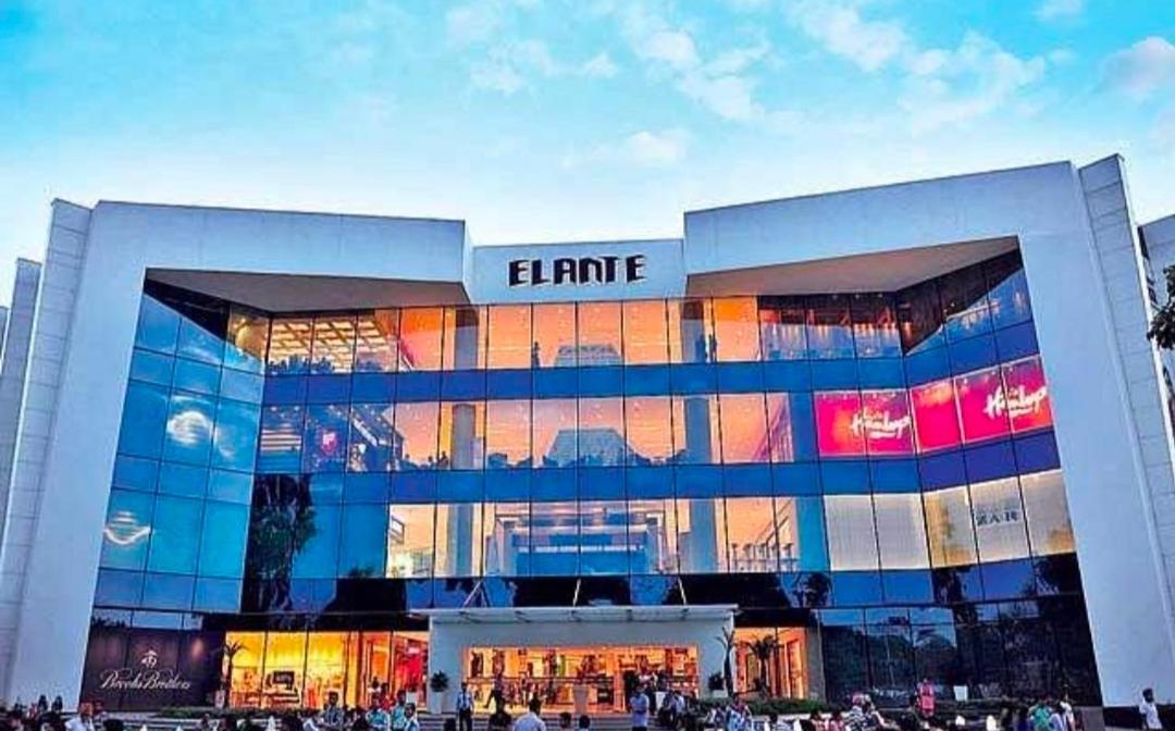 Hotel Kb Square Near Chandigarh Railway Station المظهر الخارجي الصورة