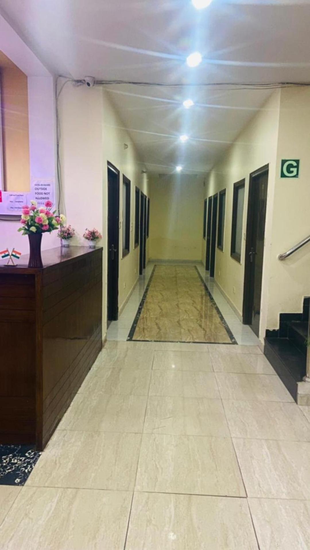 Hotel Kb Square Near Chandigarh Railway Station الغرفة الصورة