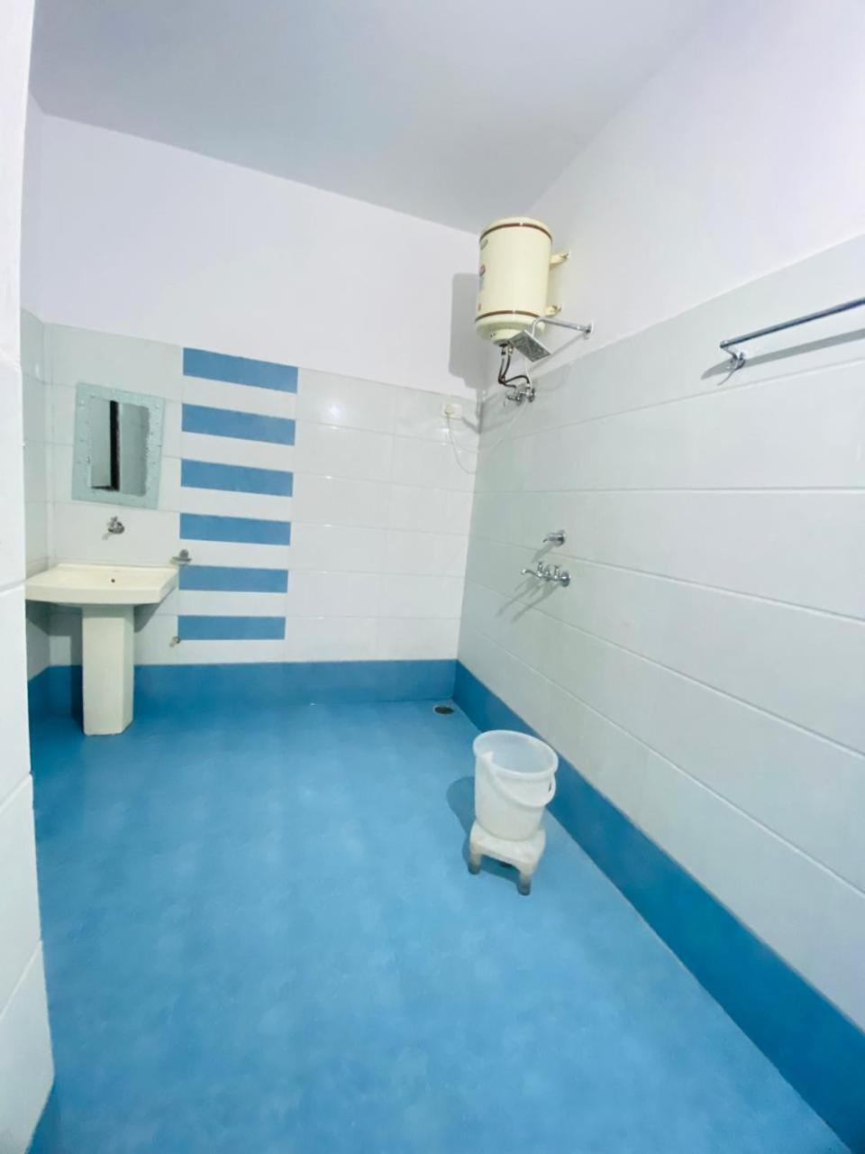 Hotel Kb Square Near Chandigarh Railway Station المظهر الخارجي الصورة