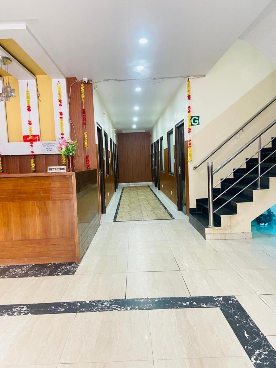 Hotel Kb Square Near Chandigarh Railway Station المظهر الخارجي الصورة